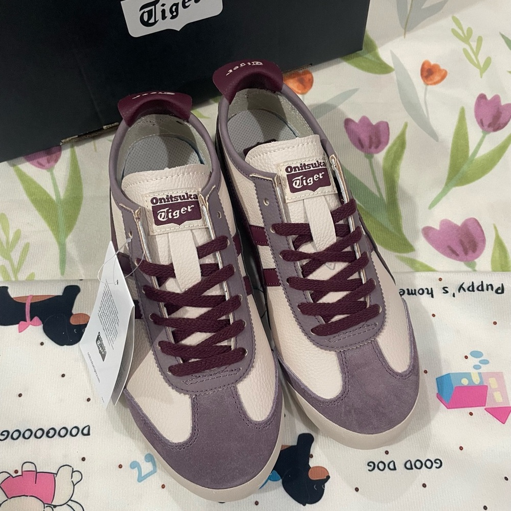 Onitsuka Tiger Mexico 66 Sneakers in Cream and Plum - Picture 3 of 6
